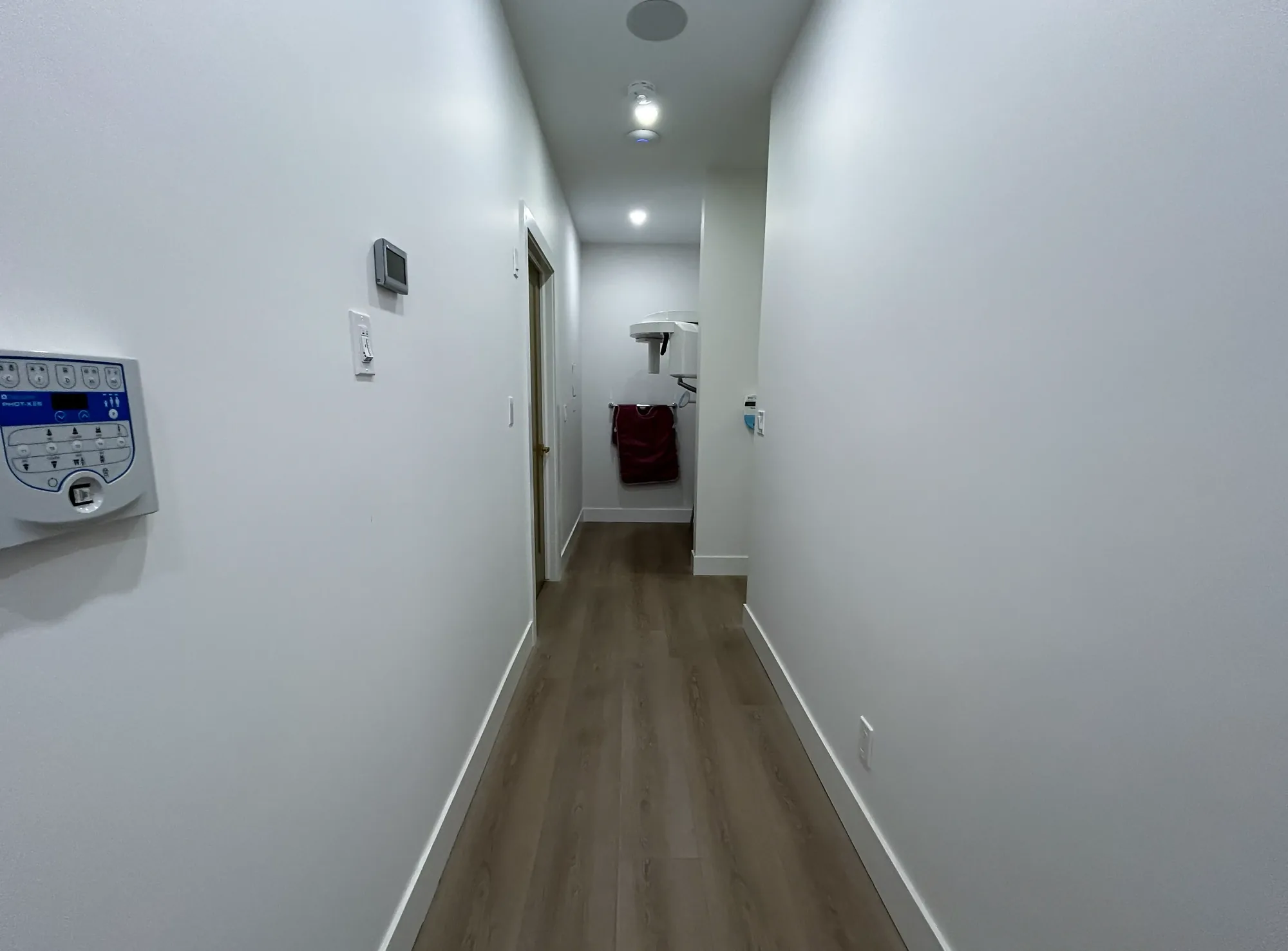 1485 Erie St, Hallway